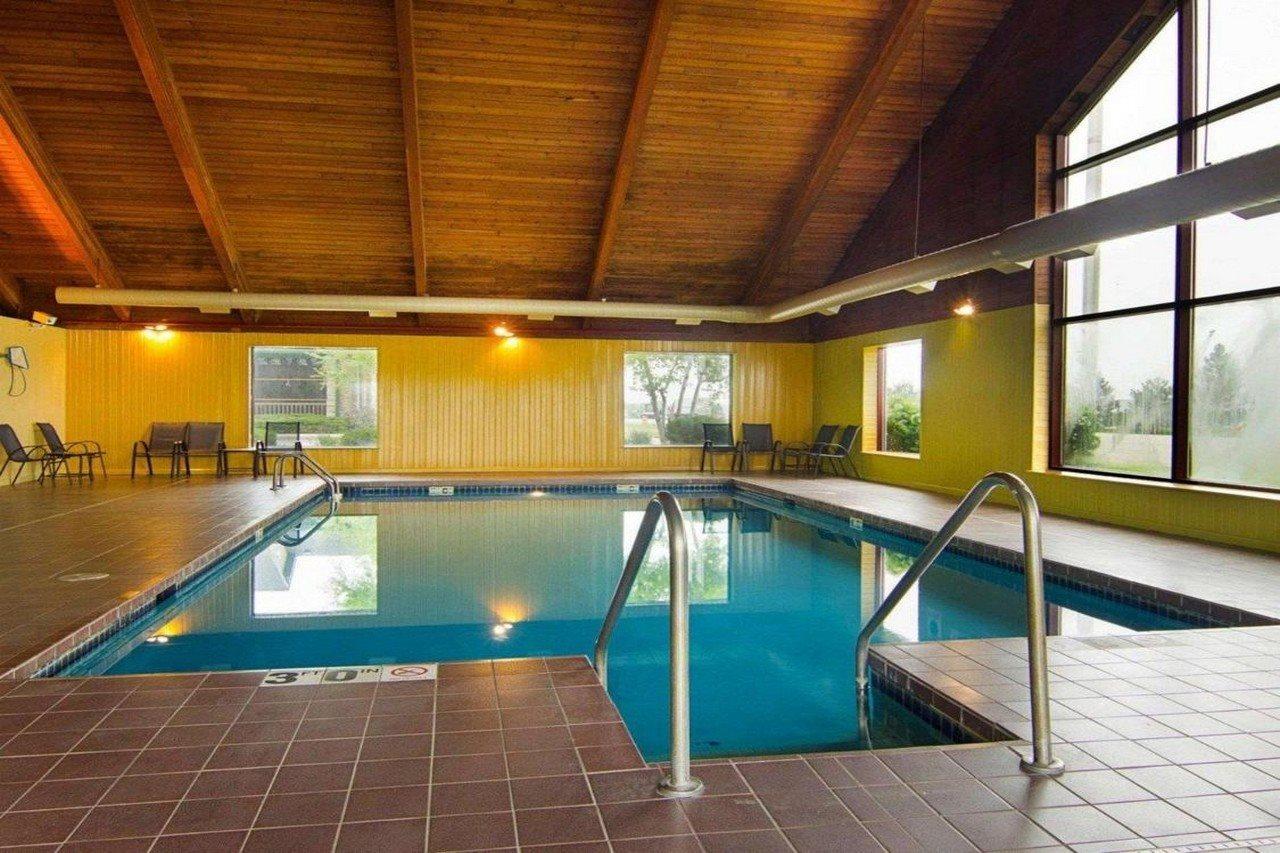 Super 8 By Wyndham Sturtevant Racine Bagian luar foto